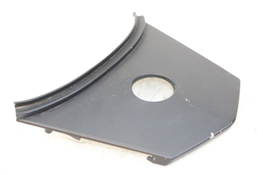 photo de JONCTION CARENAGE ARRIERE SUPERIEUR SYM JET 14 4T 50 (2018 - 2022) - Détail de la pièce