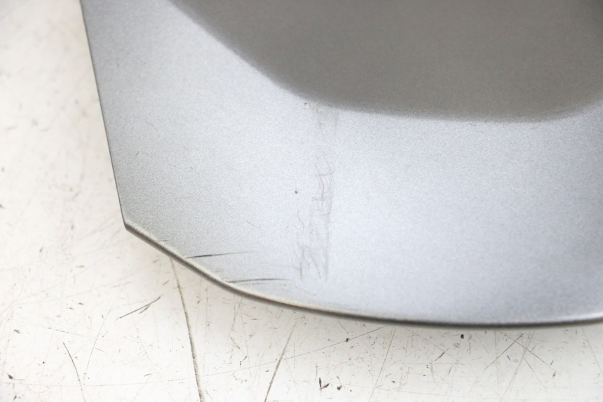 photo de JONCTION CARENAGE ARRIERE SUPERIEUR YAMAHA TRICITY 300 (2020 - 2024) - Autre angle de vue