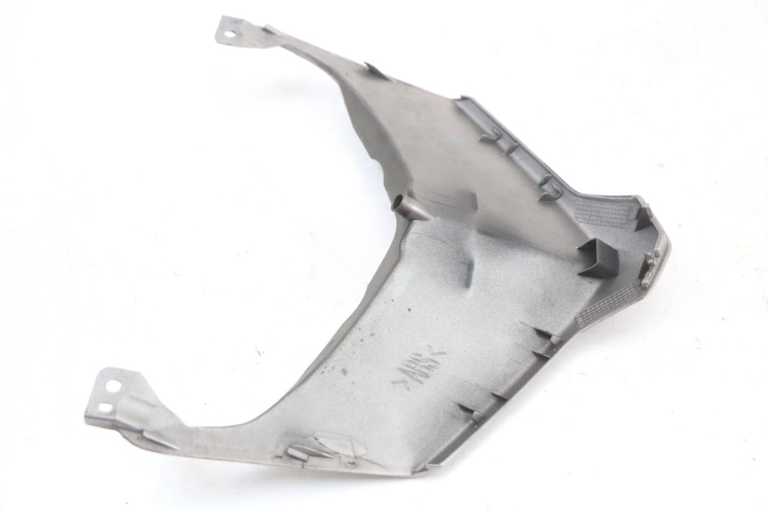 photo de JONCTION CARENAGE ARRIERE SUPERIEUR YAMAHA XMAX X-MAX ABS 125 (2017 - 2020) - Vue d’ensemble