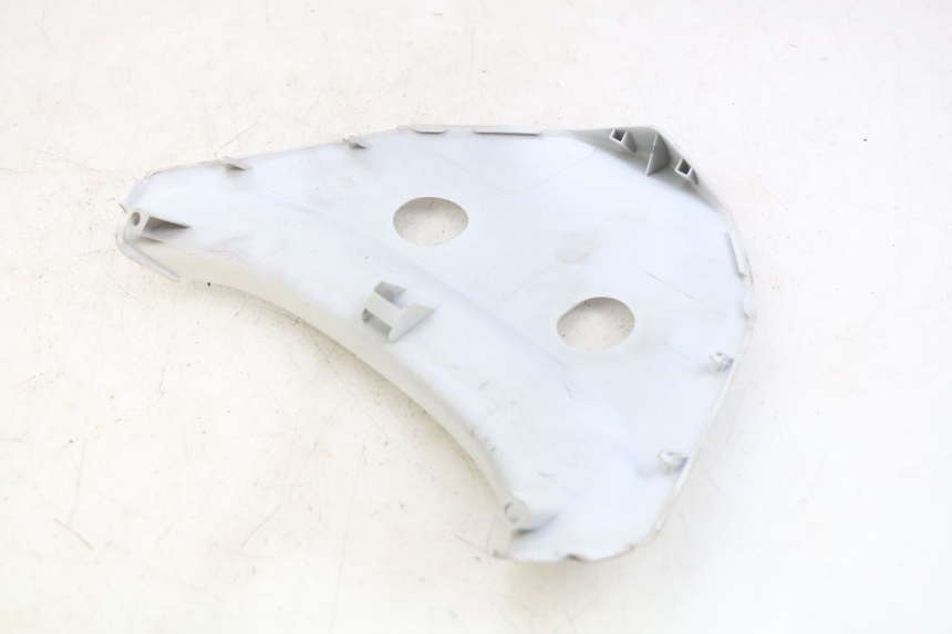 photo de JONCTION CARENAGE ARRIERE SUPERIEUR KYMCO X-TOWN XTOWN 125 (2016 - 2021) - Détail de la pièce