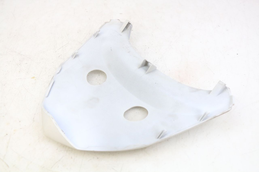 photo de JONCTION CARENAGE ARRIERE SUPERIEUR KYMCO X-TOWN XTOWN 125 (2016 - 2021) - Zoom état d’usage