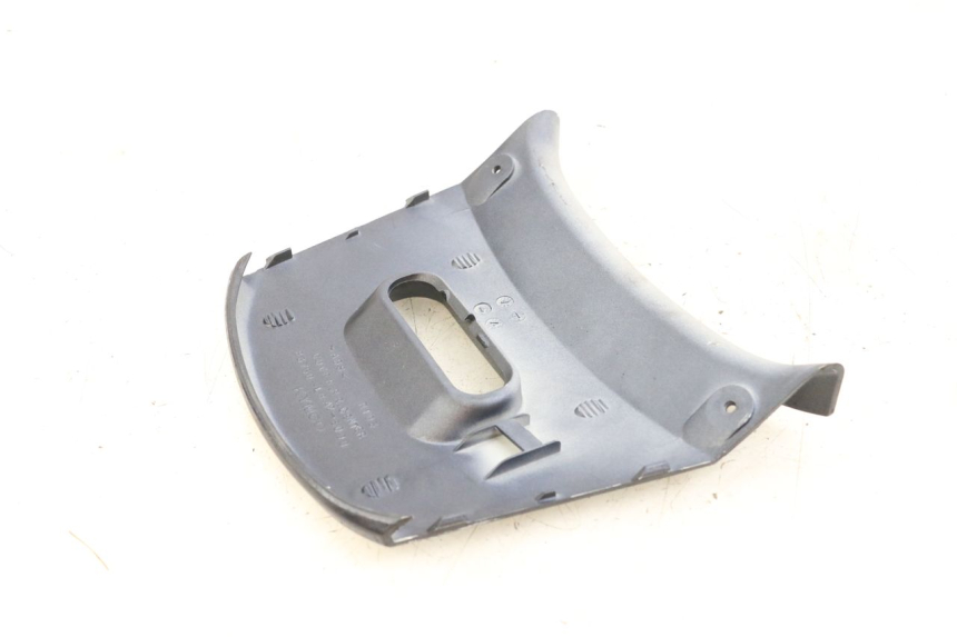 photo de JONCTION CARENAGE ARRIERE SUPERIEUR KYMCO XCITING 250 (2006 - 2009) - Détail de la pièce