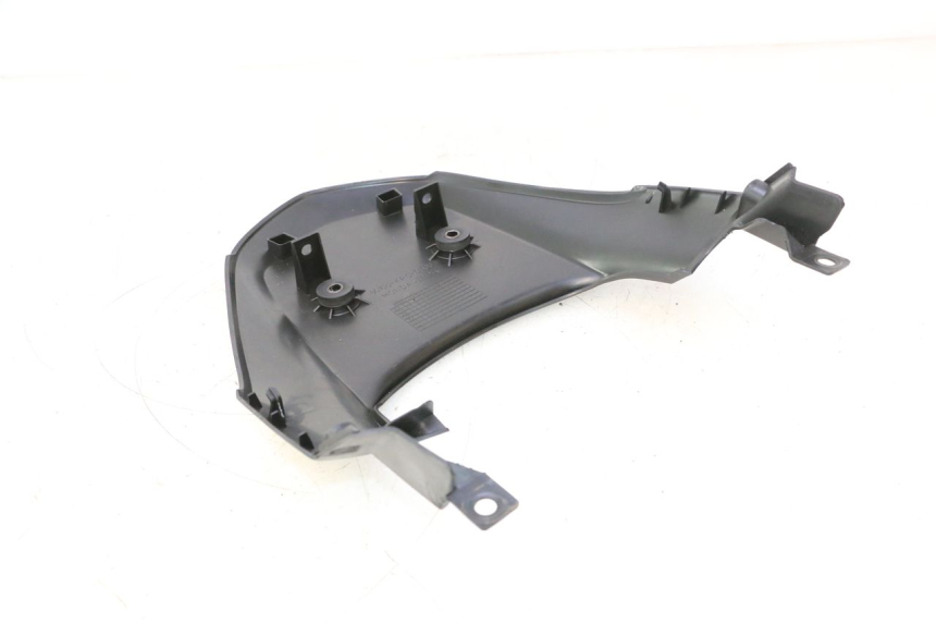 photo de JONCTION CARENAGE ARRIERE SUPERIEUR HONDA XLV VARADERO 125 (2007 - 2012) - Autre angle de vue
