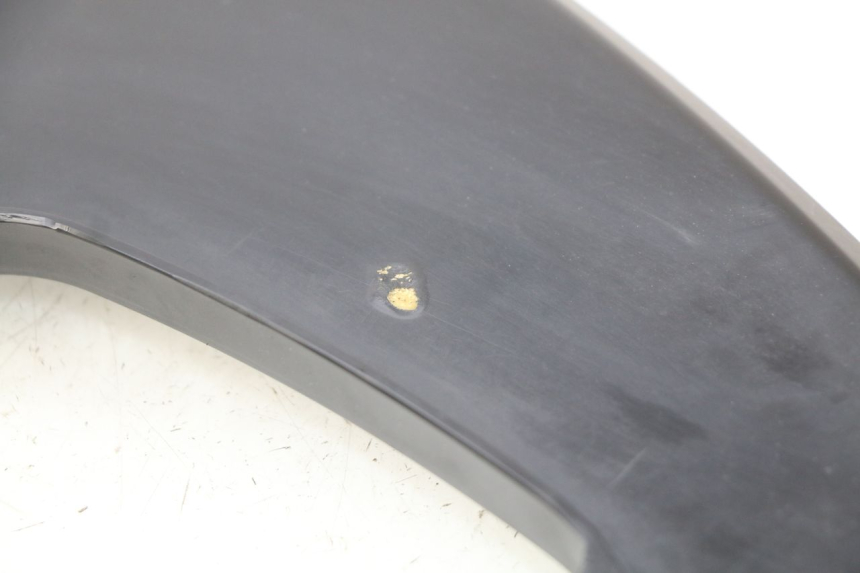 photo de JONCTION CARENAGE ARRIERE SUPERIEUR YAMASAKI YM T 125 (2015 - 2020) - Gros plan technique