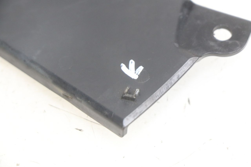 photo de JONCTION CARENAGE ARRIERE SUPERIEUR KAWASAKI Z 750 (2007 - 2013) - Autre angle de vue