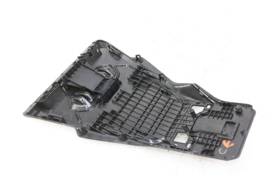 photo de JONCTION CARENAGE ARRIERE SUPERIEUR SEGWAY NINEBOT ZT3 PRO 1 - Vue d’ensemble