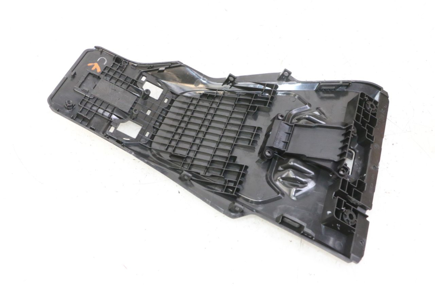 photo de JONCTION CARENAGE ARRIERE SUPERIEUR SEGWAY NINEBOT ZT3 PRO 1 - État de surface