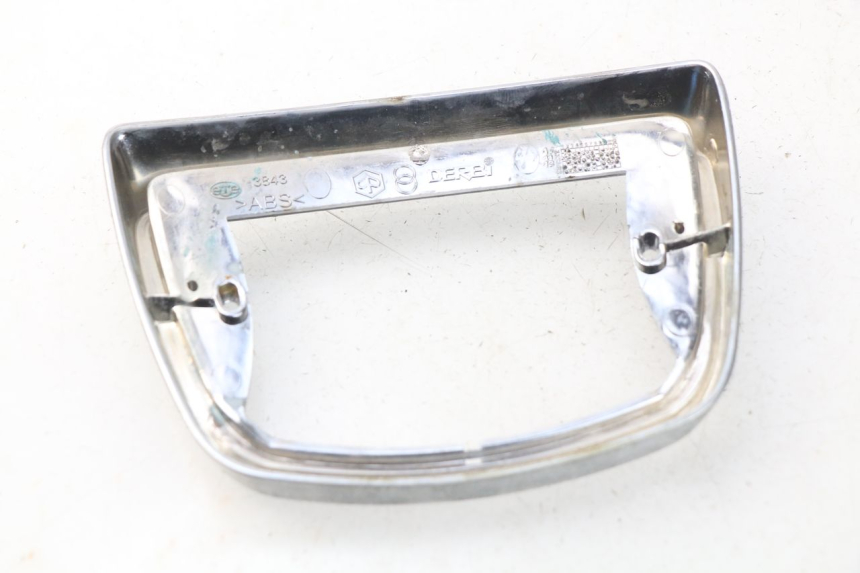 photo de JONCTION CARENAGE ARRIERE PIAGGIO VESPA LX IE 125 (2010 - 2012) - Détail de la pièce