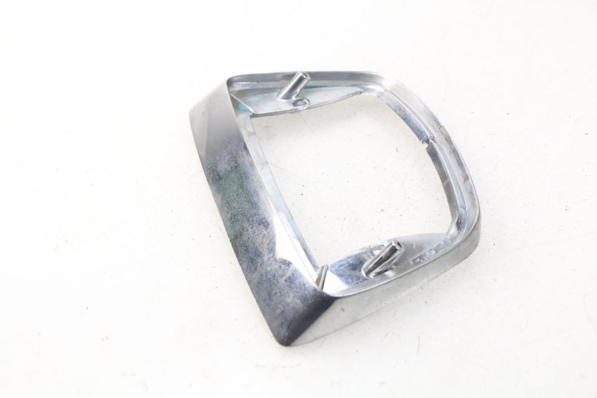 photo de JONCTION CARENAGE ARRIERE PIAGGIO VESPA LX IE 125 (2010 - 2012) - Zoom état d’usage