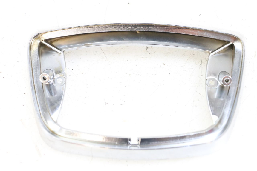 photo de Rear fairing junction PIAGGIO VESPA LX 125 (2005 - 2010) - Détail de la pièce