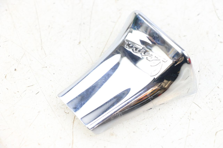 photo de JONCTION CARENAGE ARRIERE PIAGGIO VESPA PRIMAVERA 4T 50 (2021 - 2024) - Zoom état d’usage