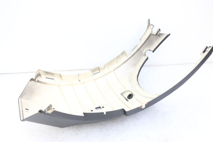 photo de JONCTION CARENAGE ARRIERE JM MOTORS VX 125 (2022 - 2025) - Zoom état d’usage