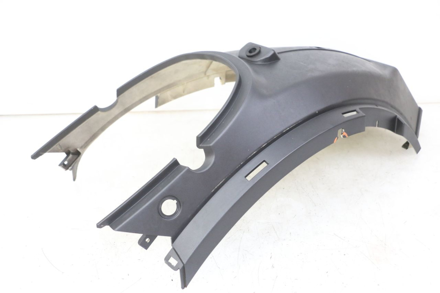 photo de JONCTION CARENAGE ARRIERE JM MOTORS VX 125 (2022 - 2025) - Gros plan technique