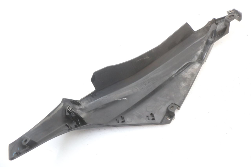 photo de JONCTION CARENAGE ARRIERE YAMAHA XMAX X-MAX ABS 125 (2017 - 2020) - Vue d’ensemble