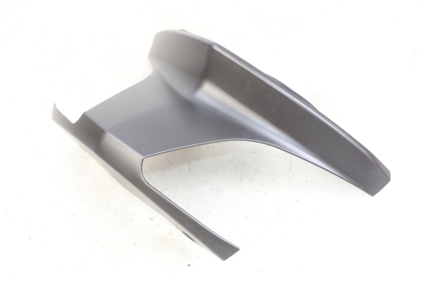 photo de JONCTION CARENAGE ARRIERE YAMAHA X-MAX XMAX 125 (2010 - 2013) - Gros plan technique