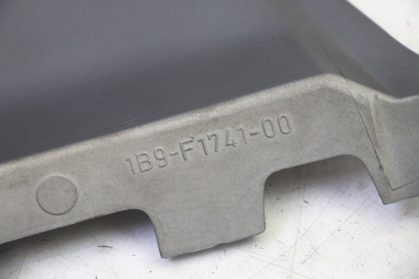 photo de JONCTION CARENAGE ARRIERE YAMAHA X-MAX XMAX 250 (2006 - 2009) - Vue d’ensemble