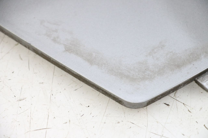 photo de JONCTION CARENAGE ARRIERE PIAGGIO X10 125 (2012 - 2017) - Zoom état d’usage