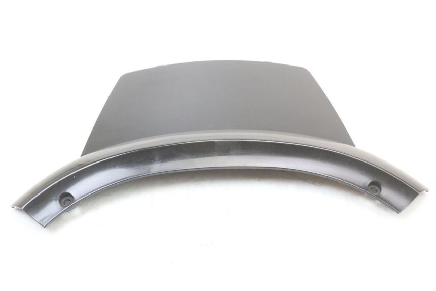 photo de JONCTION CARENAGE ARRIERE PIAGGIO X10 125 (2012 - 2017) - Autre angle de vue