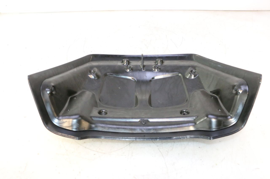 photo de JONCTION CARENAGE ARRIERE PIAGGIO X8 STREET 125 (2006 - 2007) - Points de fixation