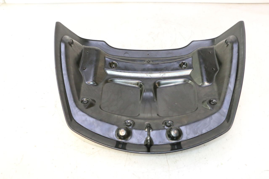 photo de JONCTION CARENAGE ARRIERE PIAGGIO X8 STREET 125 (2006 - 2007) - État de surface