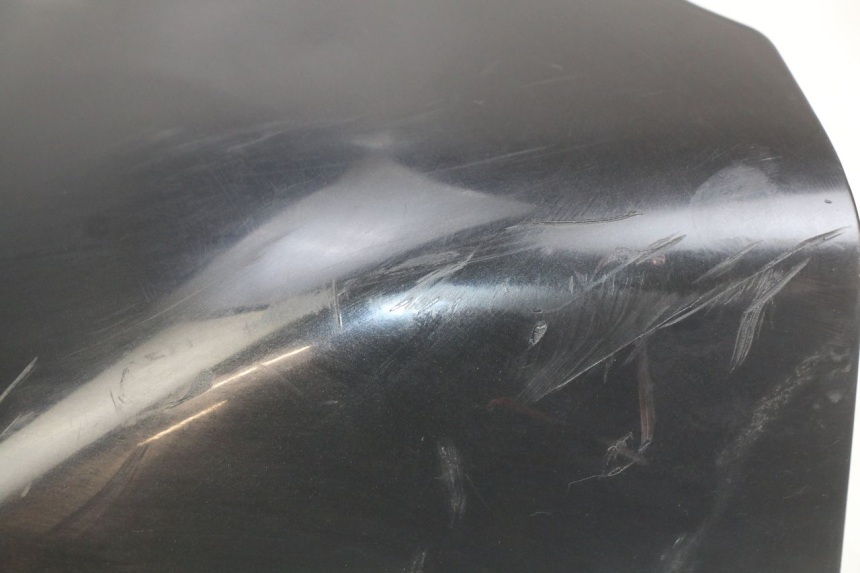 photo de JONCTION CARENAGE ARRIERE PIAGGIO X8 125 (2004 - 2007) - Autre angle de vue