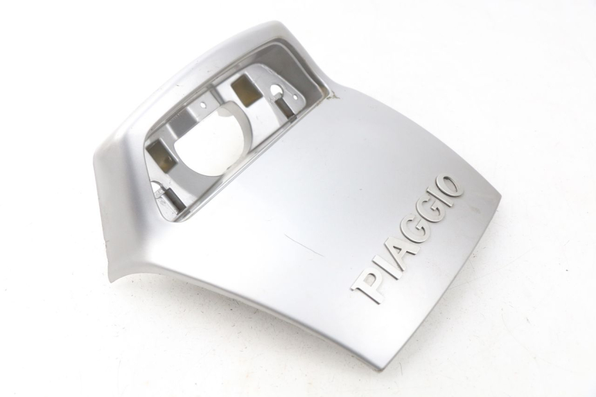 photo de JONCTION CARENAGE ARRIERE PIAGGIO X9 125 (2000 - 2003) - Vue d’ensemble