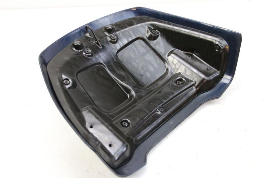 photo de JONCTION CARENAGE ARRIERE PIAGGIO XEVO - X EVO 125 (2007 - 2017) - Gros plan technique