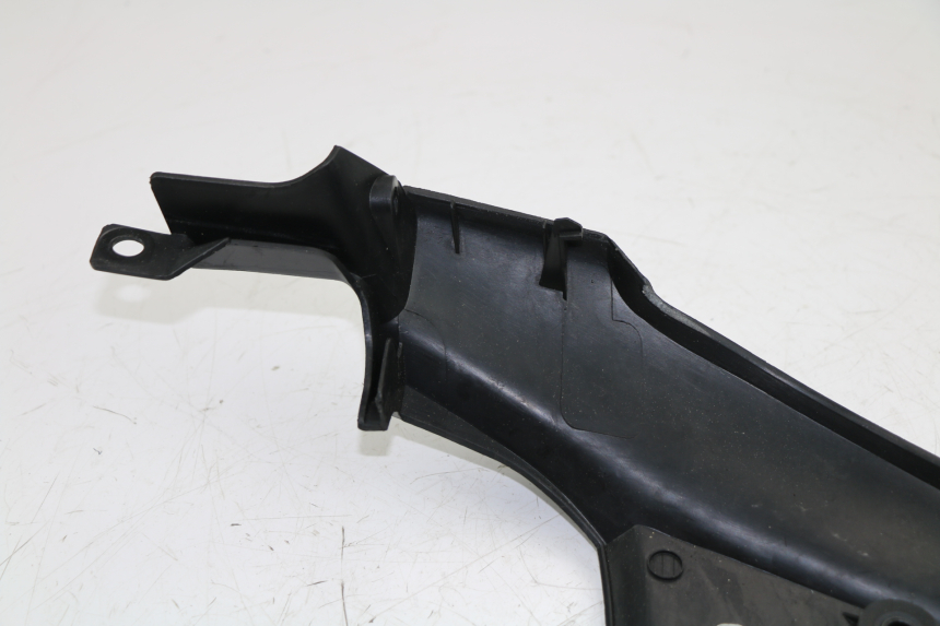 photo de JONCTION CARENAGE ARRIERE HONDA XLV VARADERO 125 (2000 - 2006) - Pièce contrôlée