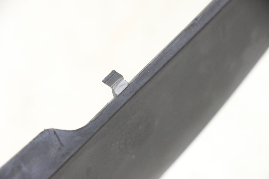 photo de JONCTION CARENAGE ARRIERE YAMAHA FZ6 FAZER S2 600 (2007 - 2011) - Détail de la pièce