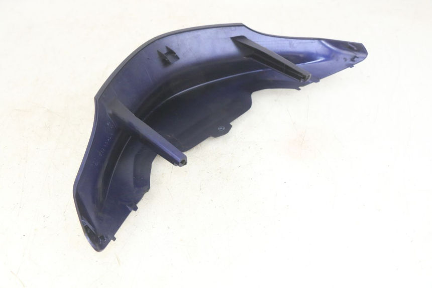 photo de JONCTION CARENAGE ARRIERE YAMAHA YP MAJESTY 400 (2004 - 2008) - Gros plan technique