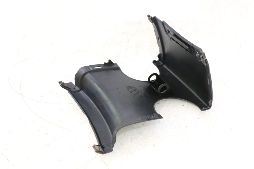photo de JONCTION CARENAGE ARRIERE YAMAHA YP MAJESTY 125 (2002 - 2006) - Détail de la pièce