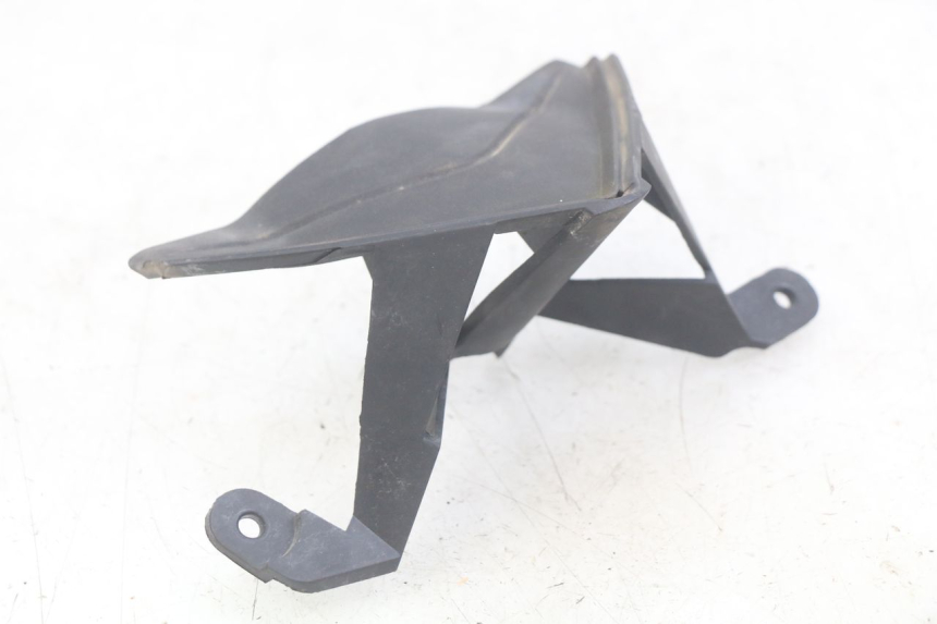 photo de JONCTION CARENAGE AVANT NECO ALEXONE 125 (2017 - 2024) - Gros plan technique