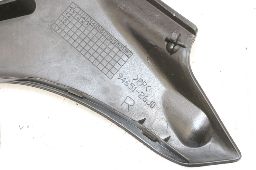 photo de JONCTION CARENAGE AVANT SUZUKI BURGMAN 650 (2013 - 2020) - Détail de la pièce