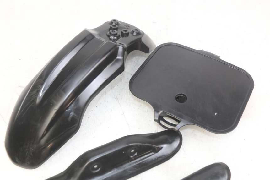 photo de JONCTION CARENAGE AVANT LONCIN DIRT BIKE 125 - Gros plan technique