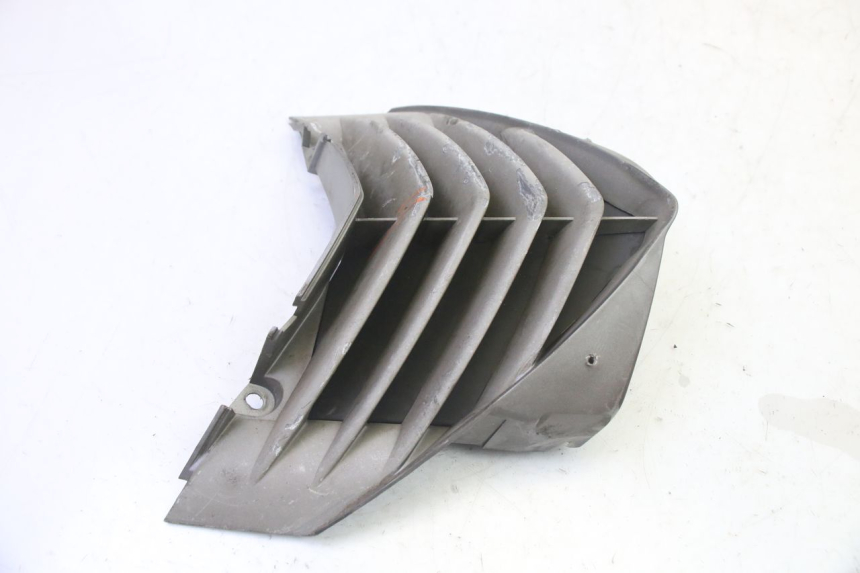 photo de JONCTION CARENAGE AVANT PEUGEOT ELYSTAR 50 (2002 - 2014) - Gros plan technique