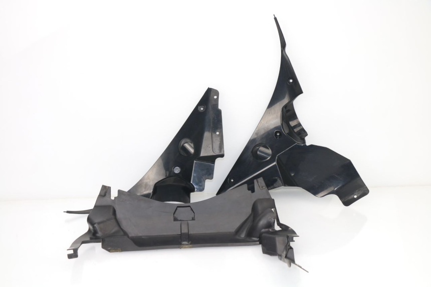 photo de JONCTION CARENAGE AVANT YAMAHA FJR ABS 1300 (2006 - 2012) - Détails caractéristiques