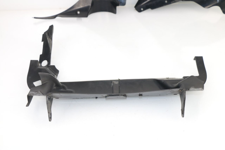 photo de JONCTION CARENAGE AVANT YAMAHA FJR ABS 1300 (2006 - 2012) - Zoom composants