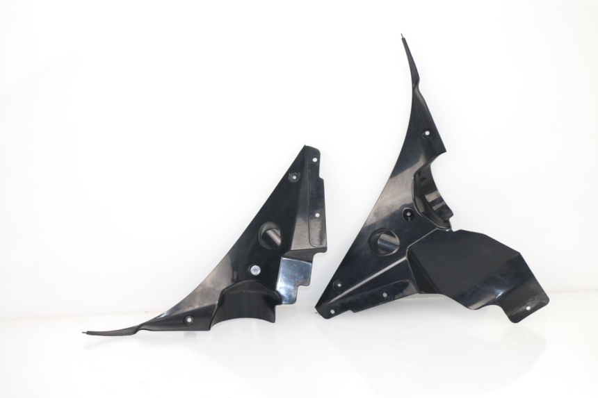 photo de JONCTION CARENAGE AVANT YAMAHA FJR ABS 1300 (2006 - 2012) - Points de fixation