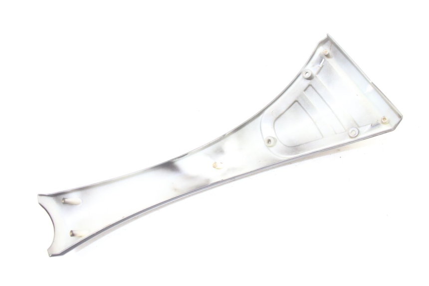 photo de JONCTION CARENAGE AVANT VENESI FLY RETRO 4T 50 (2020 - 2025) - Zoom état d’usage