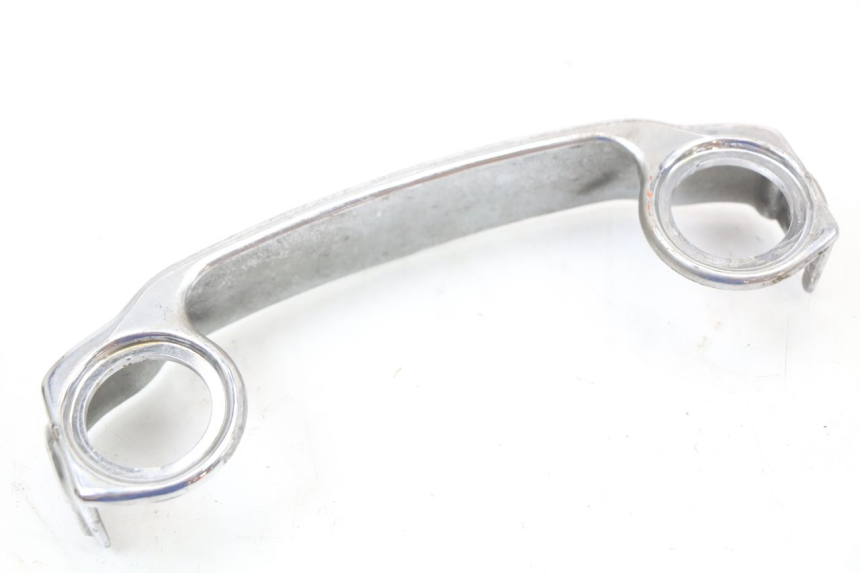 photo de JONCTION CARENAGE AVANT SUZUKI GN 125 (1997 - 2000) - Zoom état d’usage