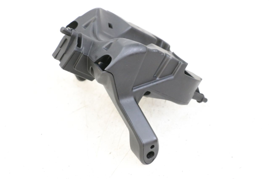 photo de JONCTION CARENAGE AVANT HUSQVARNA SVARTPILEN 401 (2018 - 2023) - Gros plan technique