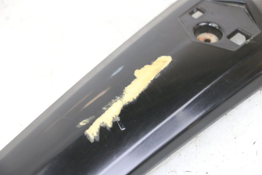 photo de JONCTION CARENAGE AVANT PIAGGIO IE MP3 YOURBAN 300 (2011 - 2016) - Gros plan technique