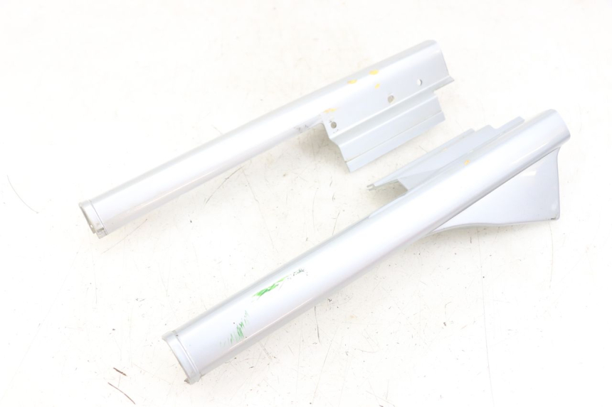 photo de JONCTION CARENAGE AVANT INF PEUGEOT 103 VOGUE VS2 50 (2004 - 2017) - Vue principale