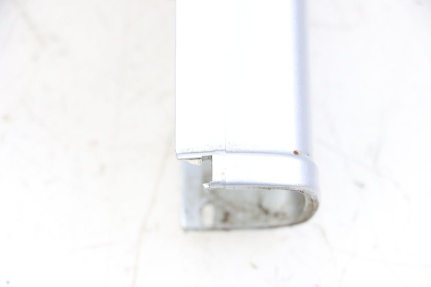 photo de JONCTION CARENAGE AVANT INF PEUGEOT 103 VOGUE VS2 50 (2004 - 2017) - Zoom état d’usage