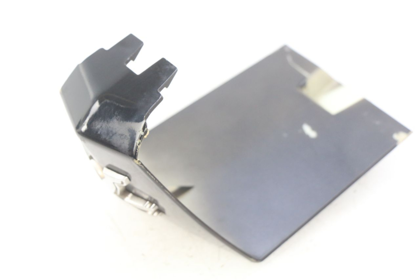 photo de JONCTION CARENAGE AVANT INF PEUGEOT CITYSTAR 50 (2013 - 2017) - Zoom état d’usage