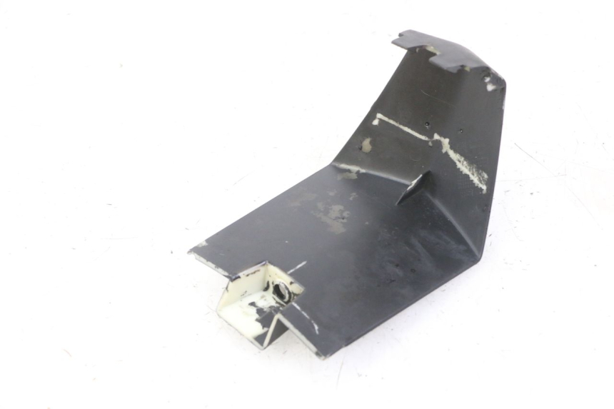 photo de JONCTION CARENAGE AVANT INF PEUGEOT CITYSTAR 50 (2013 - 2017) - Zoom état d’usage