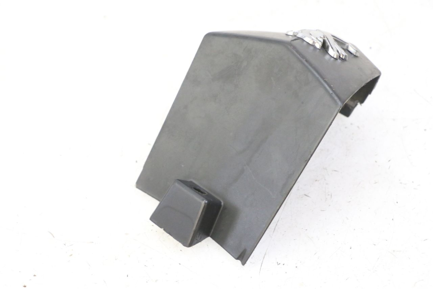 photo de JONCTION CARENAGE AVANT INF PEUGEOT CITYSTAR 50 (2013 - 2017) - Gros plan technique