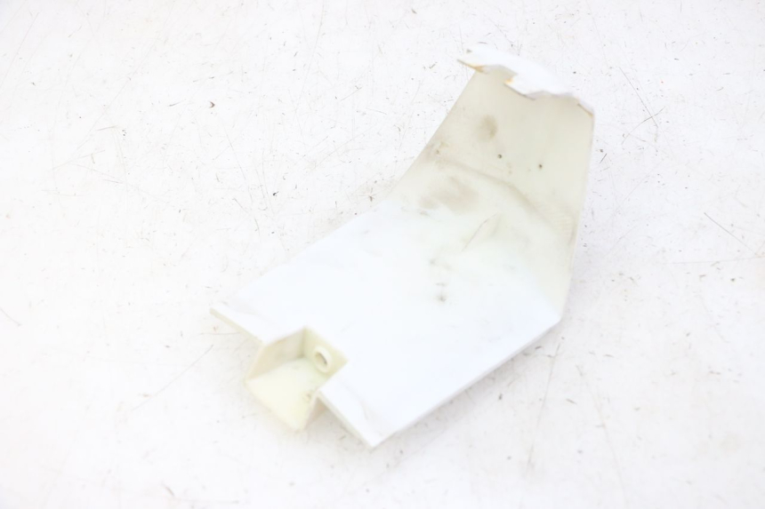 photo de JONCTION CARENAGE AVANT INF PEUGEOT CITYSTAR 50 (2013 - 2017) - Zoom état d’usage