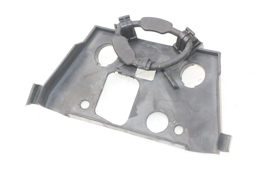 photo de JONCTION CARENAGE AVANT INF YAMAHA FZ8 800 (2010 - 2016) - Vue principale