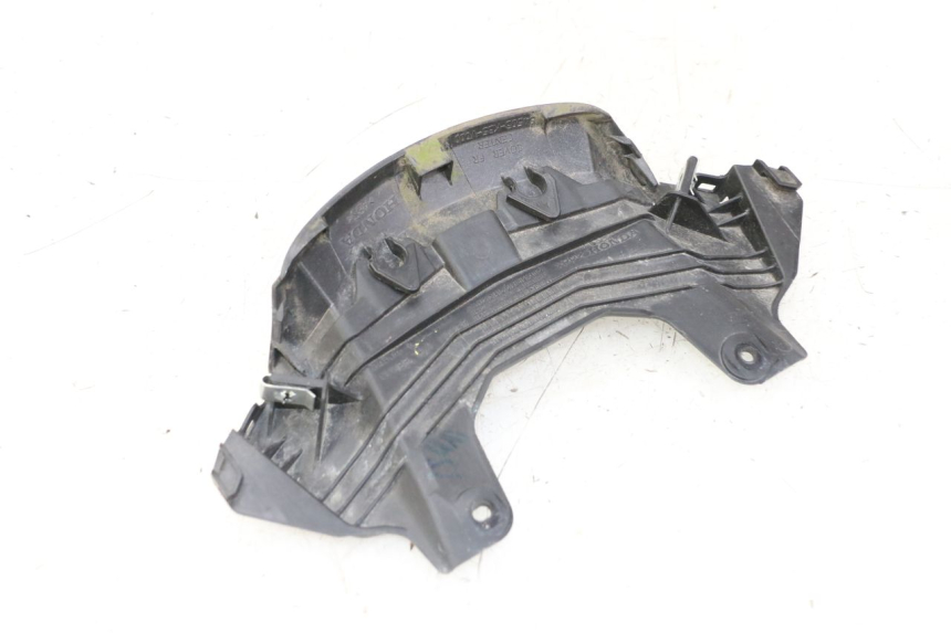 photo de JONCTION CARENAGE AVANT INF HONDA PCX (JF57/JF64) 125 (2014 - 2018) - Autre angle de vue